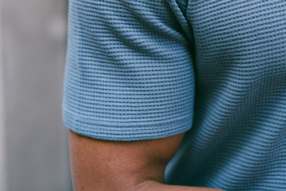 T-shirt thermal : ce que le maillage gaufré change vraiment