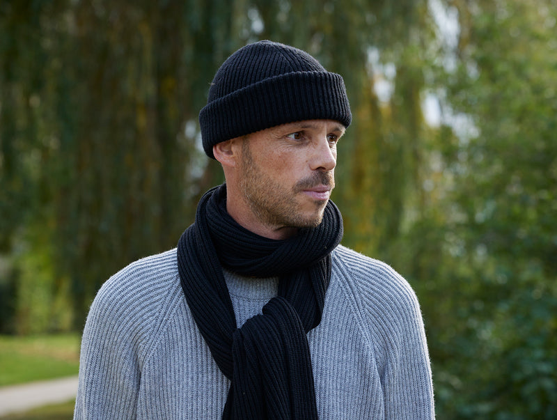 Pétrone bonnet homme porté noir
