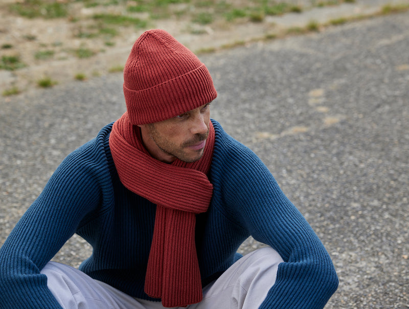 Pétrone bonnet homme porté rouille