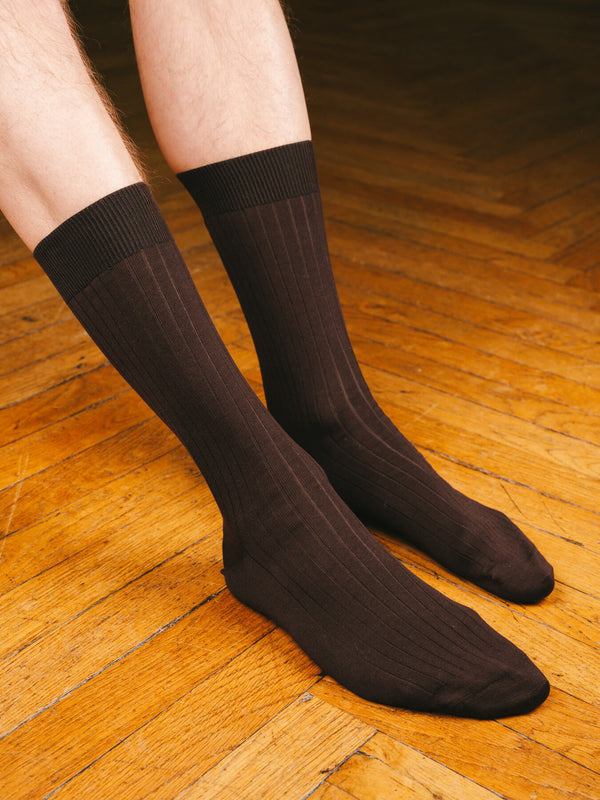 Pétrone chaussettes côtelées mi-mollet en fil d'Ecosse italien marron foncé hommes