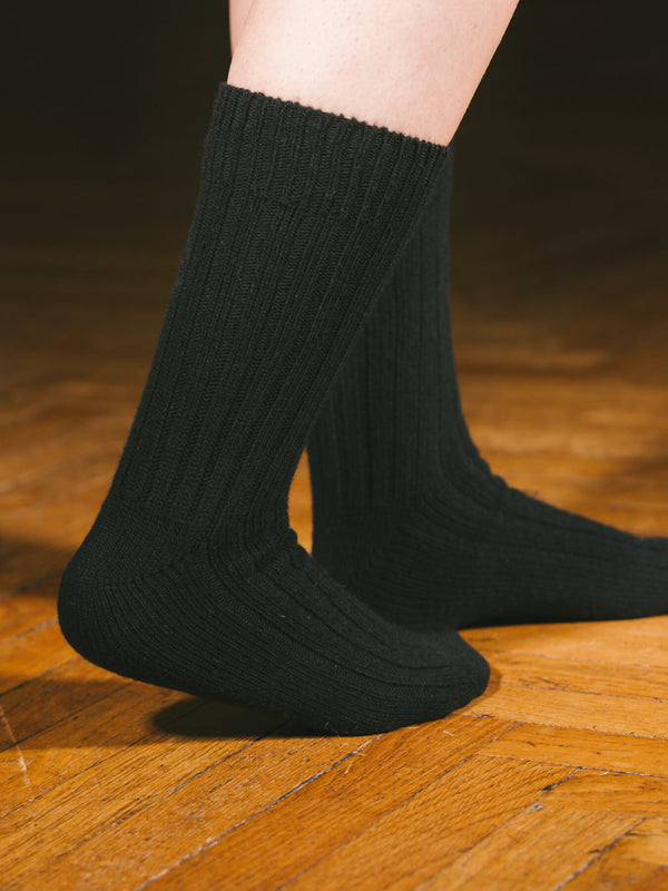 Pétrone chaussettes chaudes côtelées laine mérinos noir femme