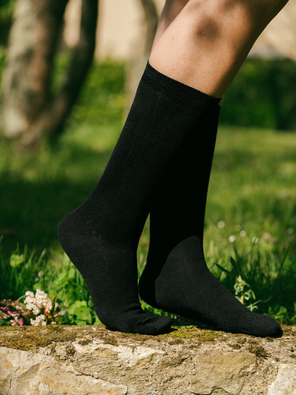 Pétrone chaussettes lin coton noir femme