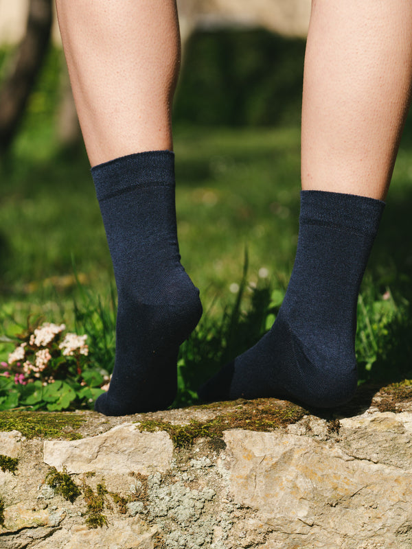 Pétrone chaussettes lin coton bleu marine femme