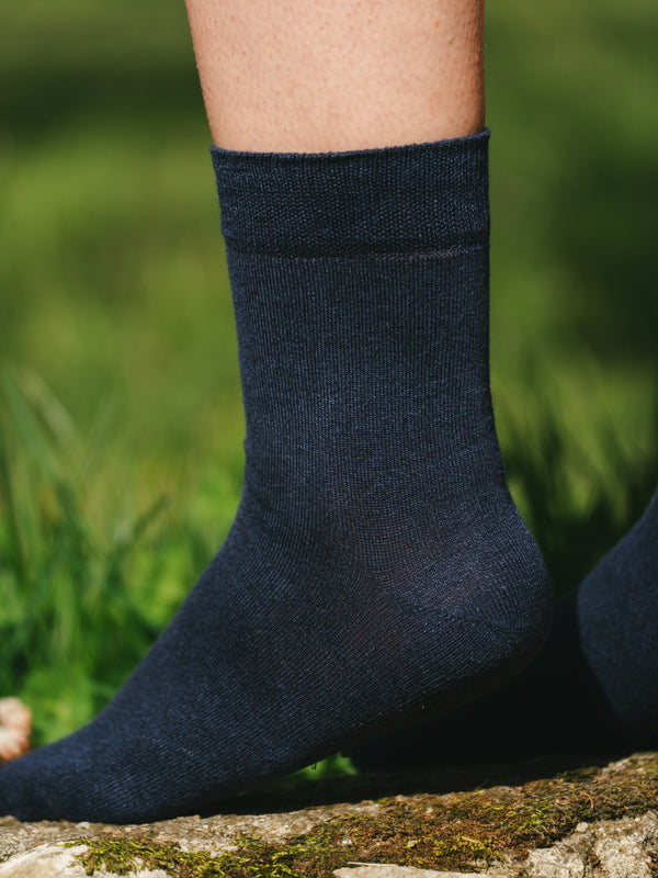 Pétrone chaussettes lin coton bleu marine femme