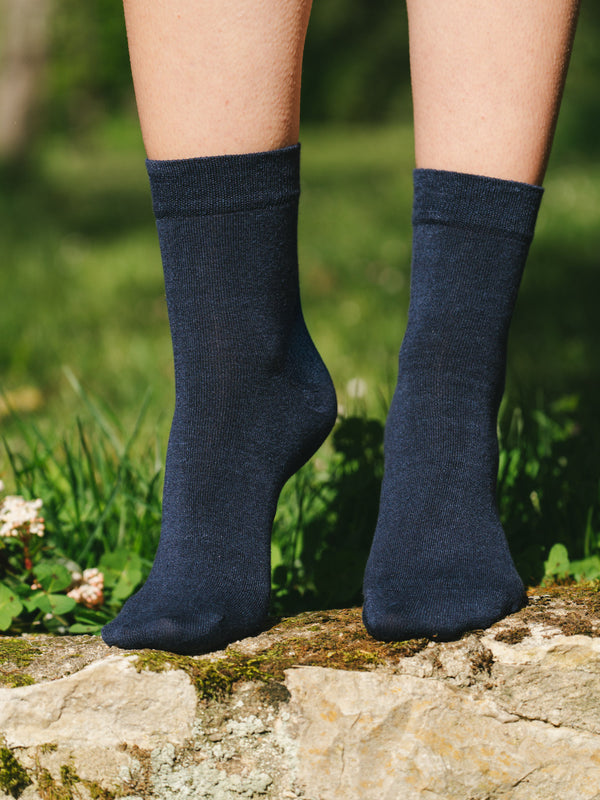Pétrone chaussettes lin coton bleu marine femme