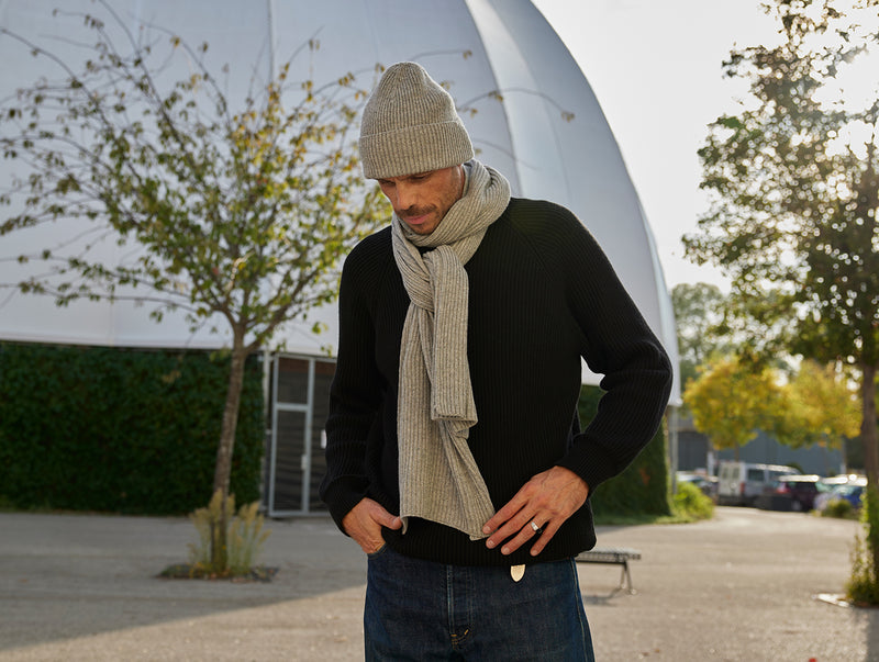 Pétrone écharpe homme portée gris clair chiné