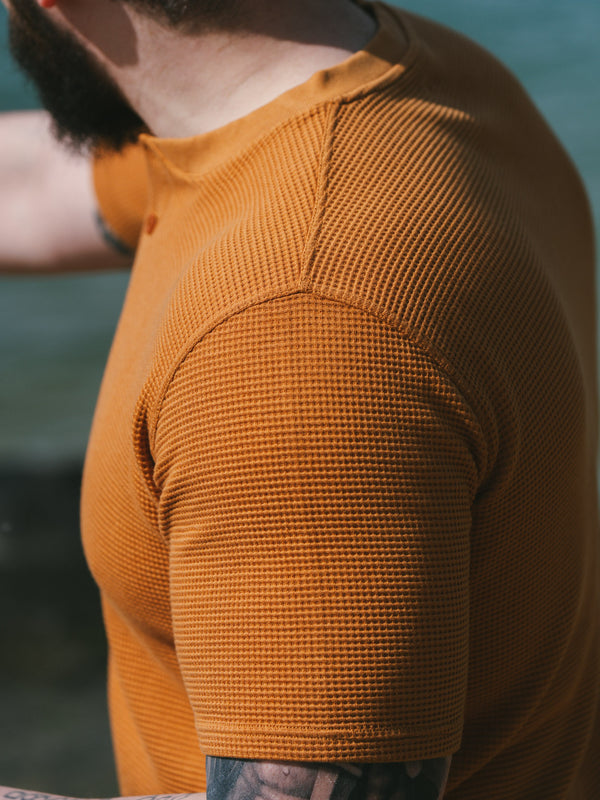 Pétrone Henley cormac manches courtes coton bio Tencel ocre homme