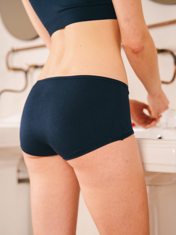 Pétrone shorty hipster bleu marine femme