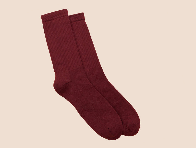 Petrone-chaussettes-tennis-coton-bio-unies-hautes-homme-bordeaux foncé-posees